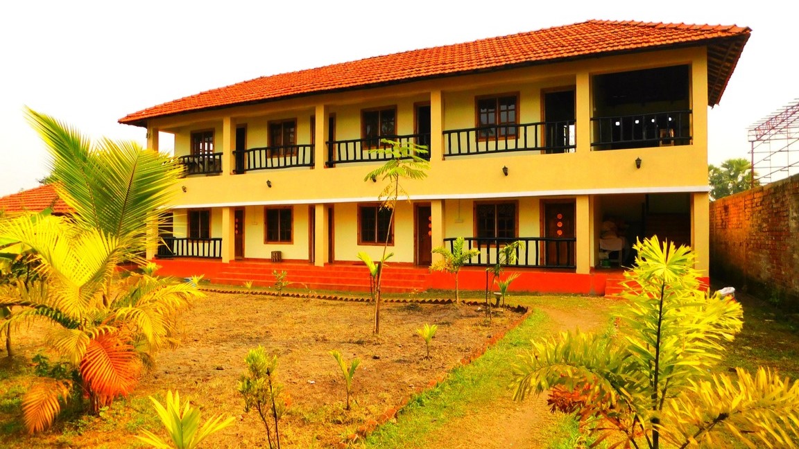 hotel-building-room